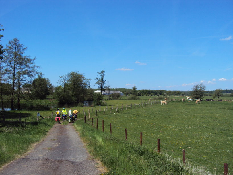 mouzon entre meuse et chier1976.jpg